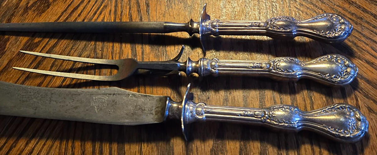 Thistle (Silverplate) Pearl Handle Small Stnls Bld,Steak 3Pc Carving Set by National Silver Co-1