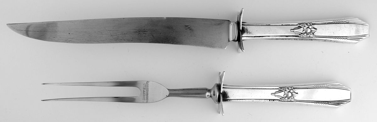 Laurier (Sterling) (2 Pc)Carving Set-Lg Stnbl/Roast w/Sterling Guard by Northumbria-1