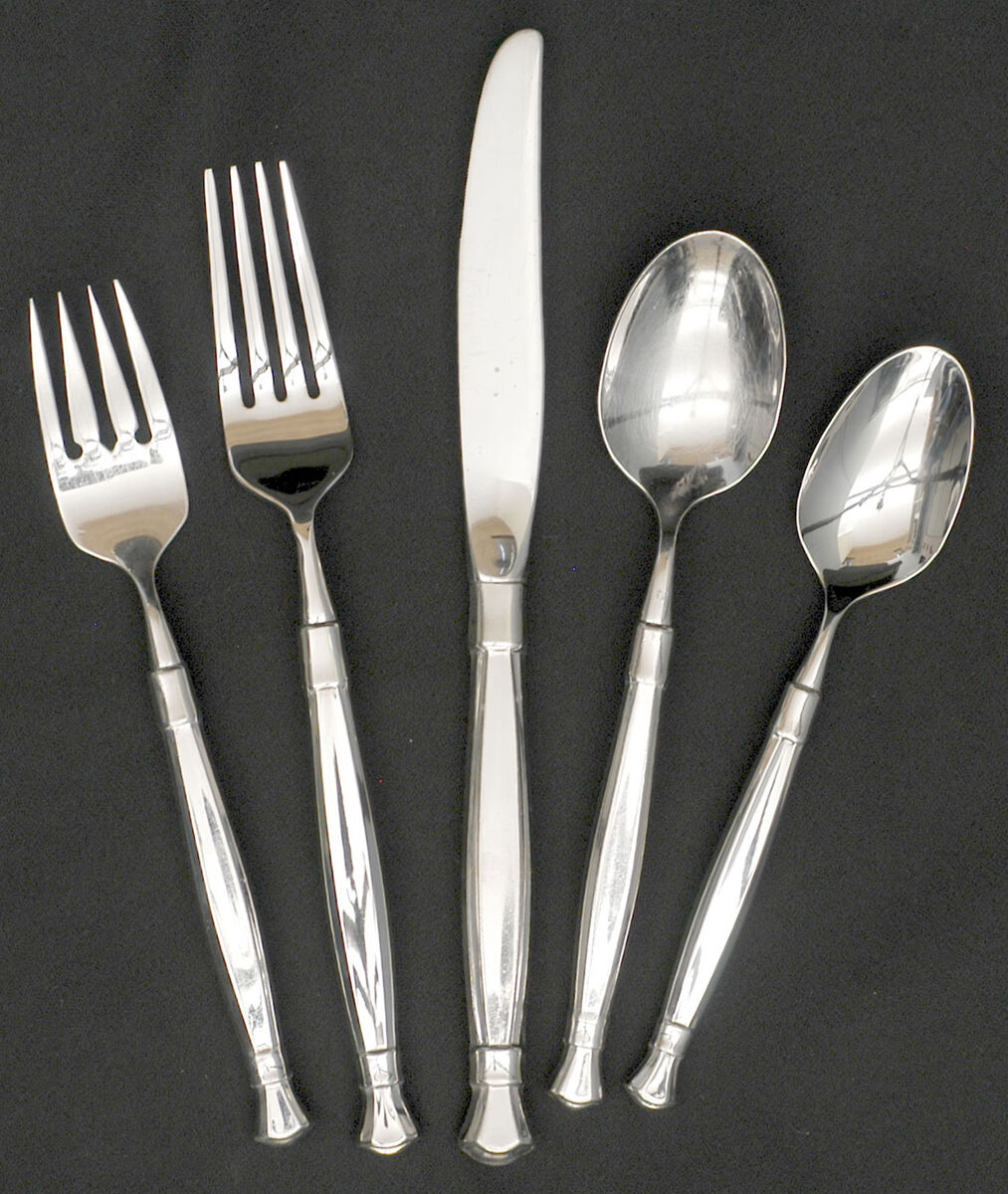 Act I (Stainless, Glossy Handle & Bowl) 40 Piece Estate Set by Oneida Silver-1