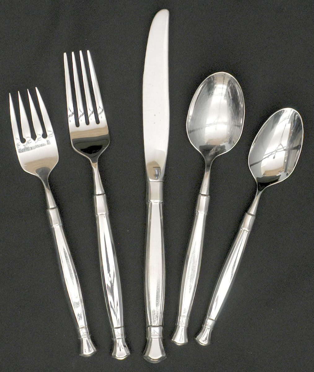 Act I (Stainless, Glossy Handle & Bowl) 40 Piece Estate Set by Oneida Silver-1