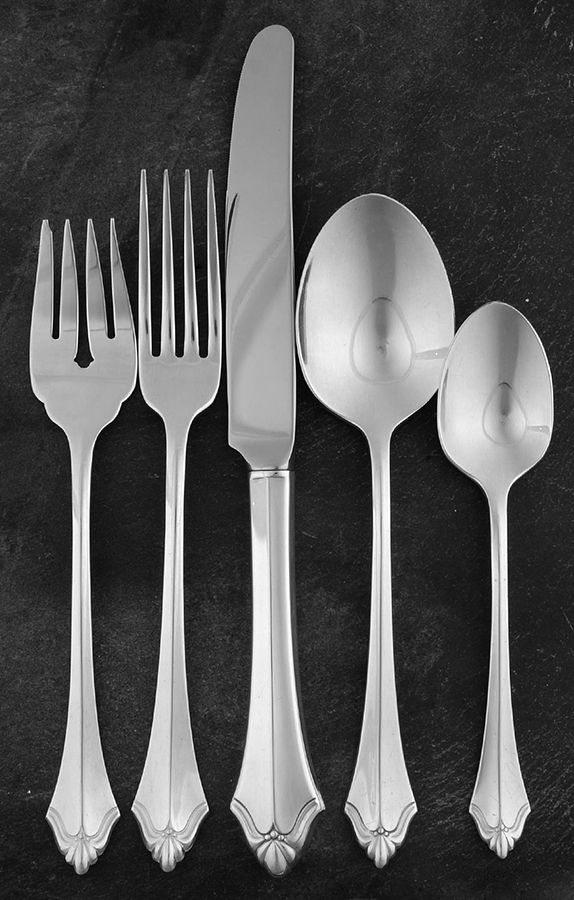 Belcourt (Silverplate, 1989) 5 Piece Place Setting by Oneida Silver-1