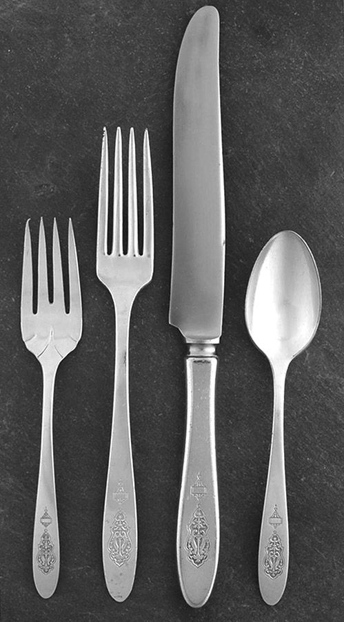 Bird of Paradise (Silverplate, 1923) 32  Piece Estate Set by Oneida Silver-1
