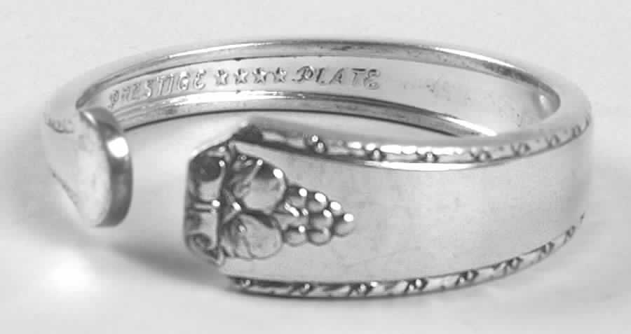Bordeaux (Silverplate, 1945) Napkin Ring Large HC by Oneida Silver-1