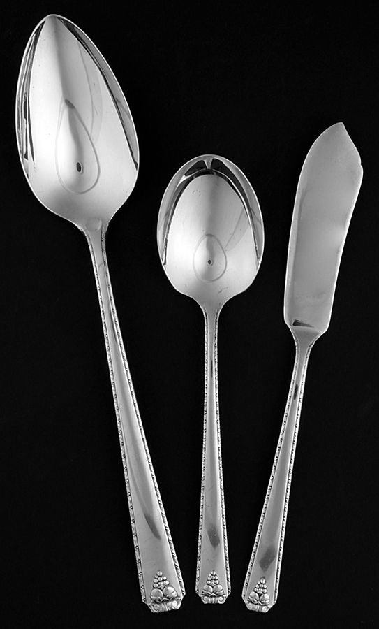 Bordeaux (Silverplate, 1945) 3 Piece Set by Oneida Silver-1