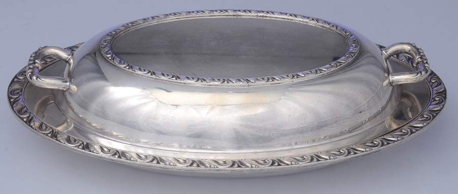 Briarcliff (Silverplate, Hollowware) Double Vegetable Bowl by Oneida Silver-1