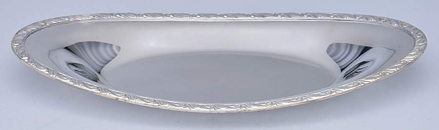 Briarcliff (Silverplate, Hollowware) Silverplate Bread Tray by Oneida Silver-1
