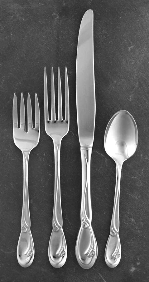 Calla Lily (Stainless) 4 Piece Place Setting by Oneida Silver-1
