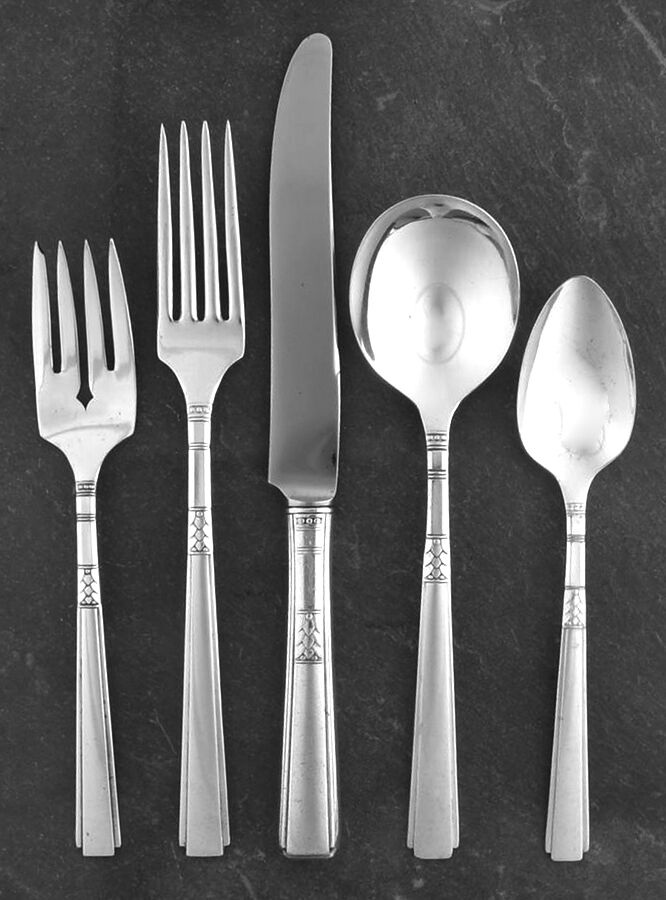 Capri (Silverplate, 1935) 40 Piece Estate Set by Oneida Silver-1