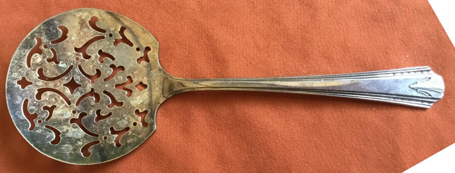 Casino (Silverplate, 1931) Tomato Server, Solid Piece by Oneida Silver-1