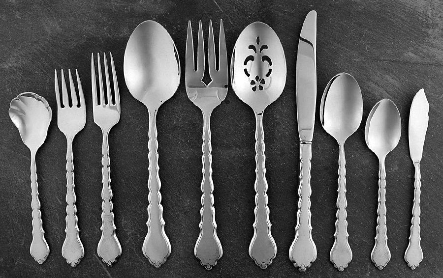 Cello (Stainless, Betty Crocker) 45 Piece Starter Set by Oneida Silver-1