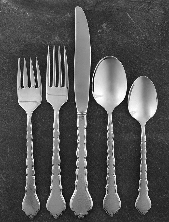 Cello (Stainless, Betty Crocker) 5 Piece Place Setting by Oneida Silver-1