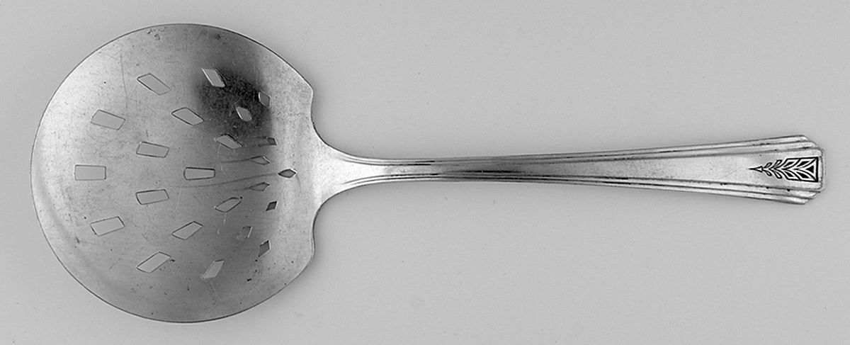 Clarion (Silverplate, 1931) Tomato Server, Solid Piece by Oneida Silver-1