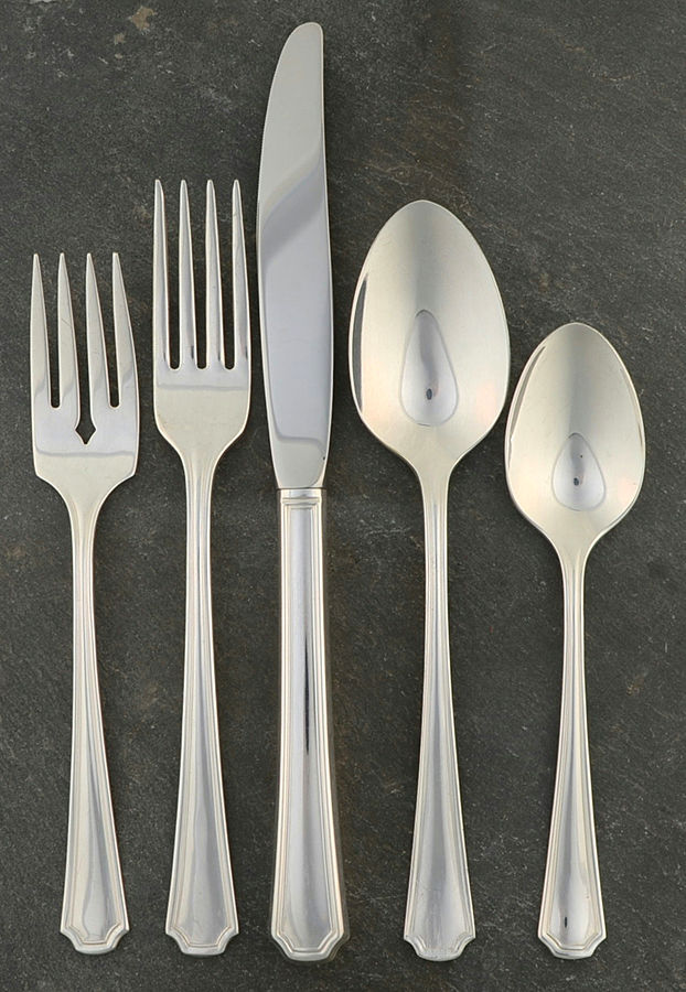 Clairhill-Fairhill (Silverplate, 1978) 5 Piece Place Setting by Oneida Silver-1