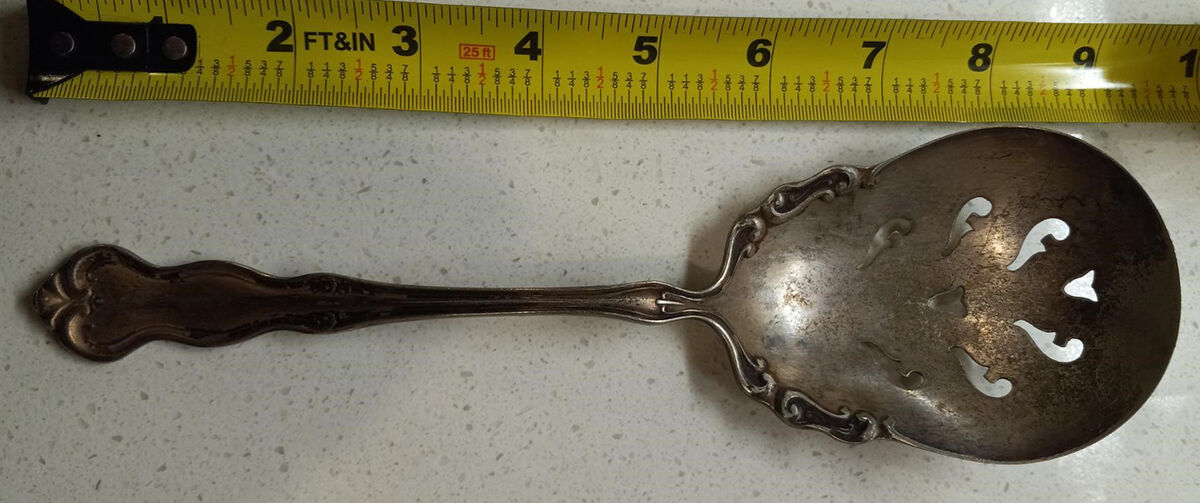 Colonial (Silverplate, 1908) Pierced Salad Server by Oneida Silver-1