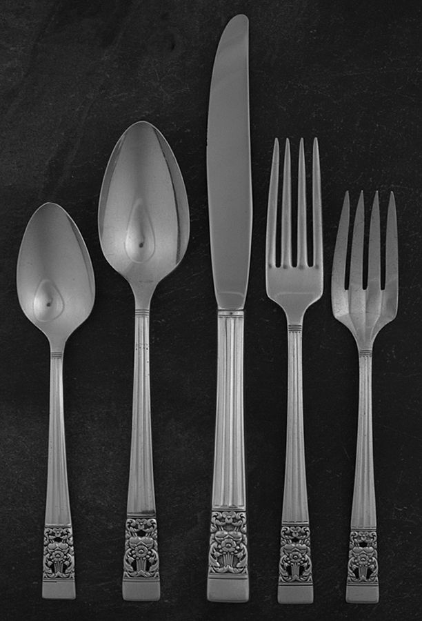 Coronation (Silverplate, 1936, No Mono) 5 Piece Place Setting by Oneida Silver-1