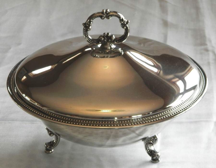 Colonial Suite (Silverplate, Hollowware) Plated Round Covered Vegetable Bowl by Oneida Silver-1
