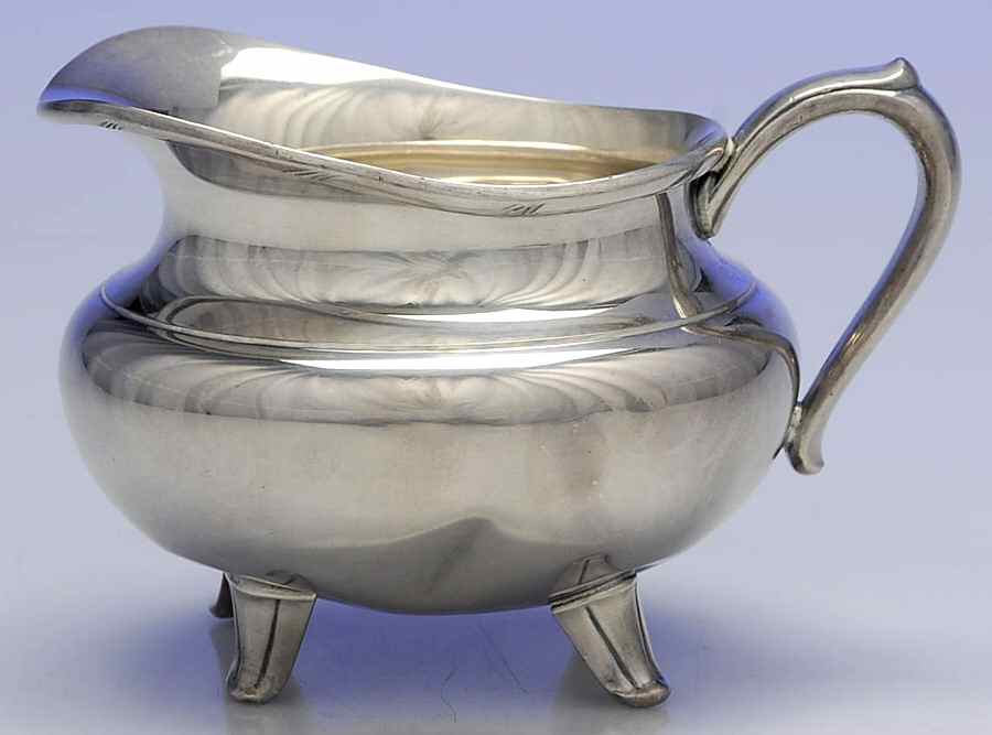 Croydon (Silverplate, Hollowware) Creamer by Oneida Silver-1
