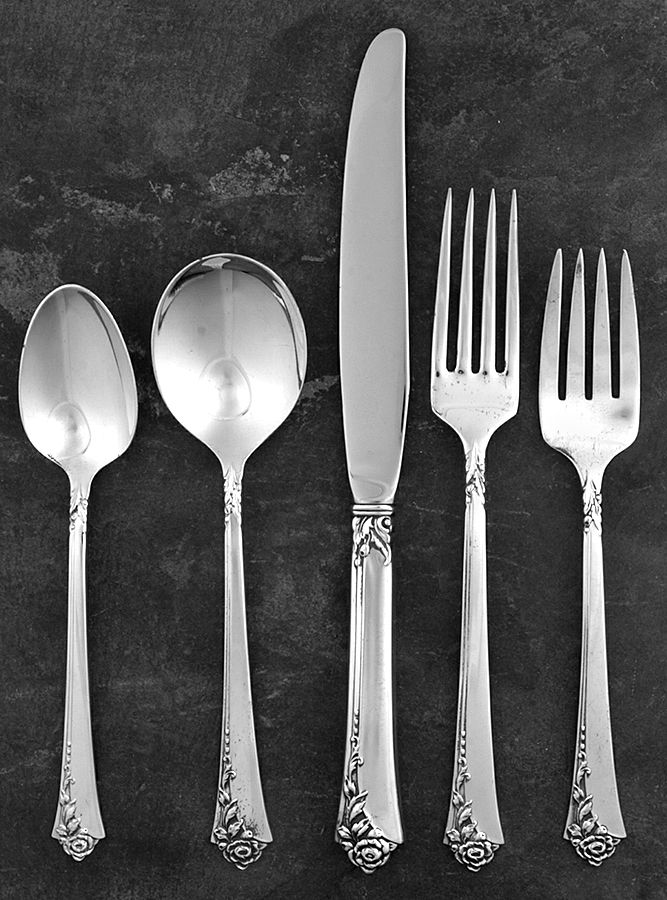Damask Rose (Sterling, 1946, No Monograms) 40 Piece Estate Set by Oneida Silver-1