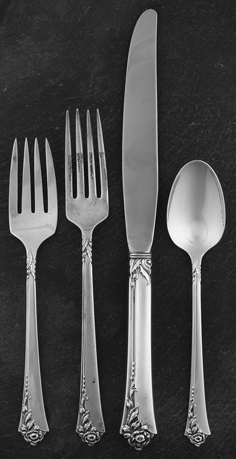Damask Rose (Sterling, 1946, No Monograms) 32  Piece Estate Set by Oneida Silver-1