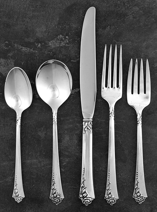 Damask Rose (Sterling, 1946, No Monograms) 40 Piece Estate Set by Oneida Silver-1