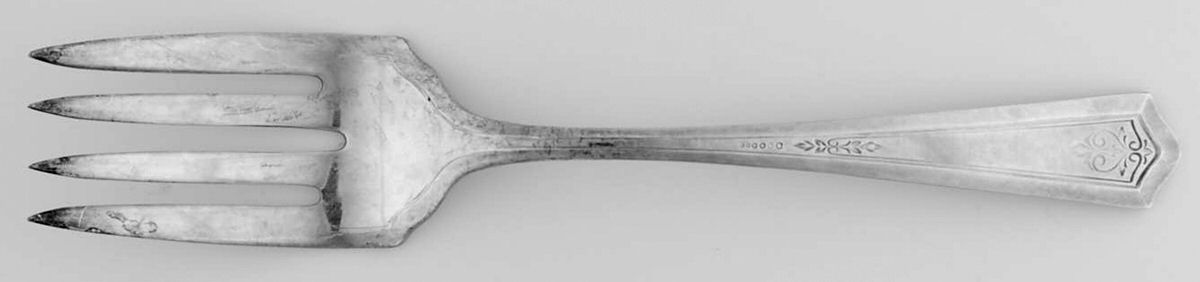 Essex-Ferncliff (Silverplate, 1922) Medium Solid Cold Meat Serving Fork by Oneida Silver-1