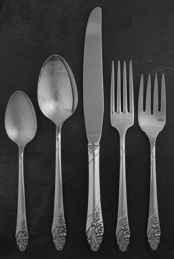 Evening Star (Silverplate, 1950) 5 Piece Place Setting by Oneida Silver-1
