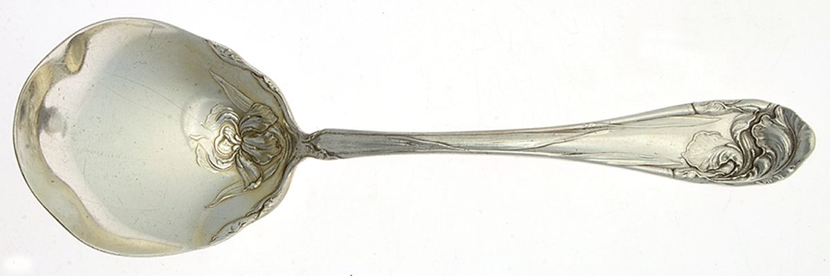 Flower De Luce (Silverplate, 1904) Preserve Spoon by Oneida Silver-1