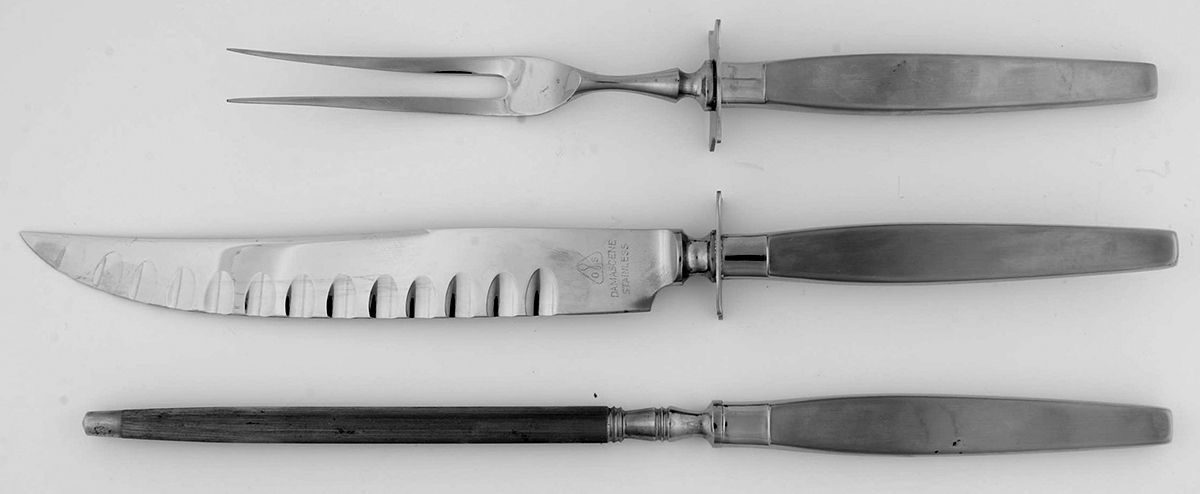 Frostfire (Stainless) Small Steak 3-Piece Carving Set with Stainless Blade by Oneida Silver-1