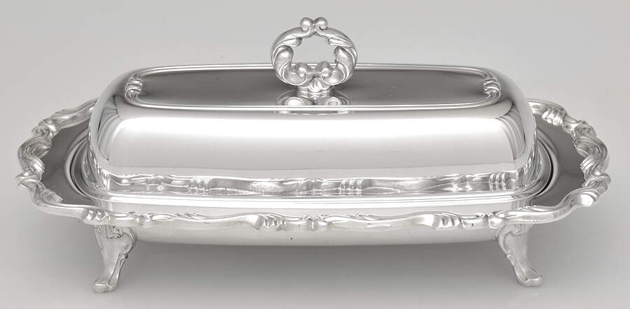 Georgian Scroll (Silverplate, Hollowware) 1/4 Pound Covered Butter & Liner by Oneida Silver-1