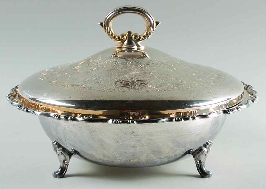 Georgian Scroll (Silverplate, Hollowware) Silverplate Round Covered Casserole by Oneida Silver-1