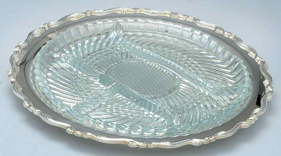 Georgian Scroll (Silverplate, Hollowware) Relish with Glass Liner by Oneida Silver-1