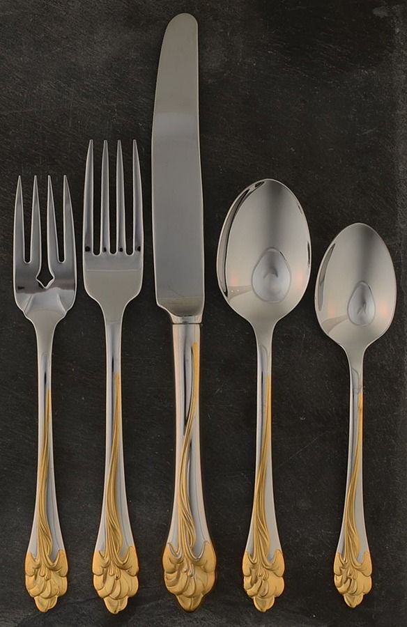 Golden Amaryllis (Stainless, Gold Accent) 5 Piece Place Setting by Oneida Silver-1