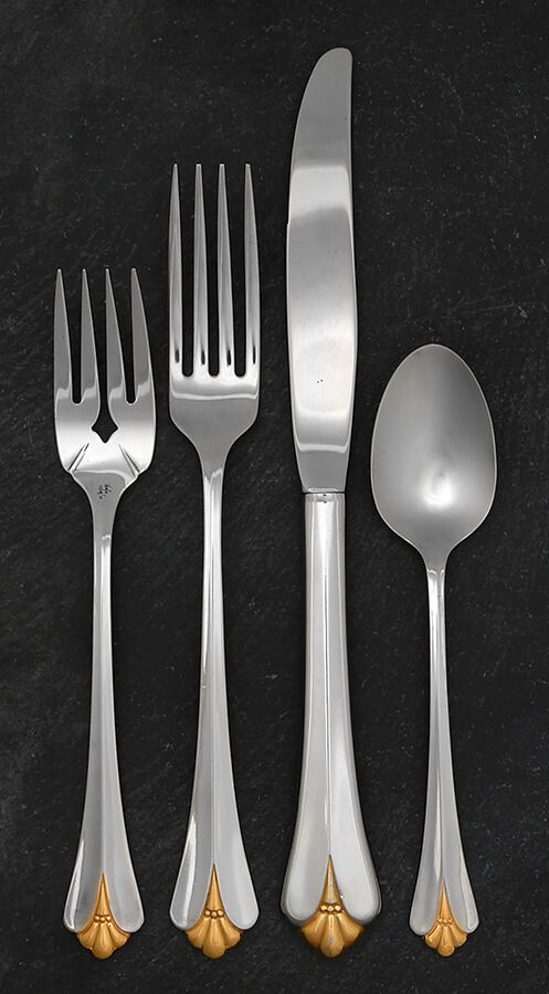 Golden Royal Flute (Stainless, Gold Accent) 4 Piece Place Setting by Oneida Silver-1
