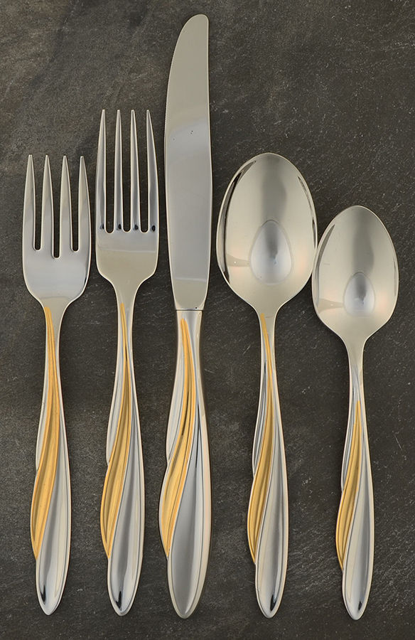 Golden Shoreline (Stainless, Gold Accent) 5 Piece Place Setting by Oneida Silver-1