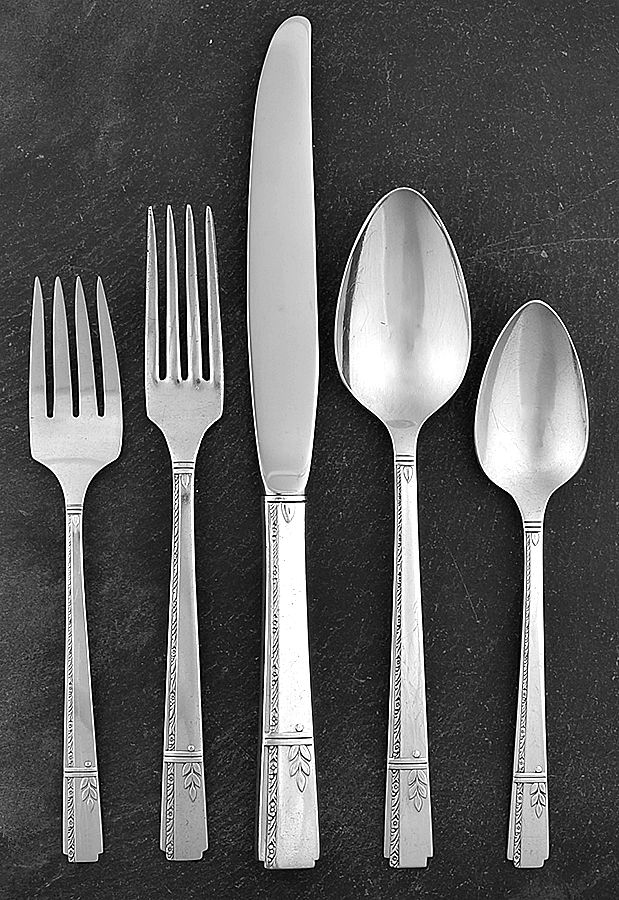 Grenoble (Silverplate, 1938) 5 Piece Place Setting by Oneida Silver-1