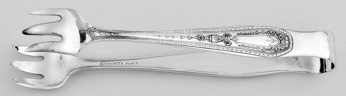 Hampton Court (Silverplate, 1926, Wreath) Sugar Tongs by Oneida Silver-1