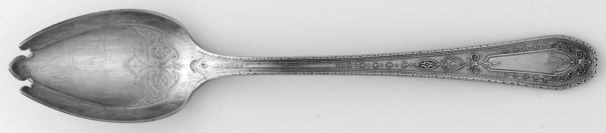 Hampton Court (Silverplate, 1926, Wreath) Ice Cream Fork by Oneida Silver-1