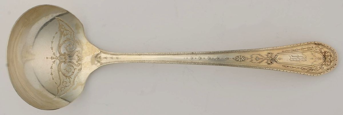 Hampton Court (Silverplate, 1926, Wreath) Solid Gravy Ladle by Oneida Silver-1