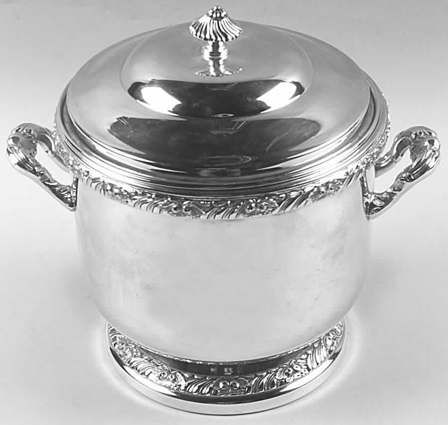 Henley (Silverplate, Hollowware) Ice Bucket & Lid by Oneida Silver-1