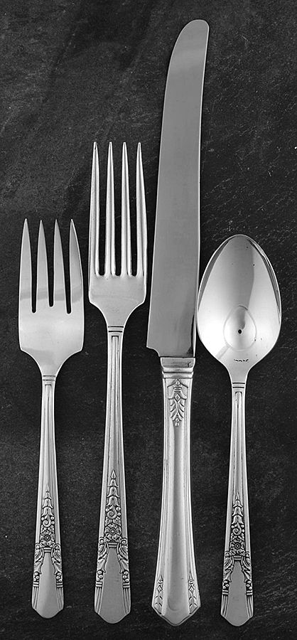 Jasmine (Silverplate, 1939) 4 Piece Place Setting by Oneida Silver-1