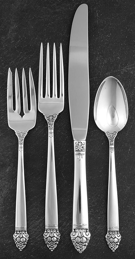 King Cedric (Sterling, 1949) 4 Piece Place Size Setting by Oneida Silver-1