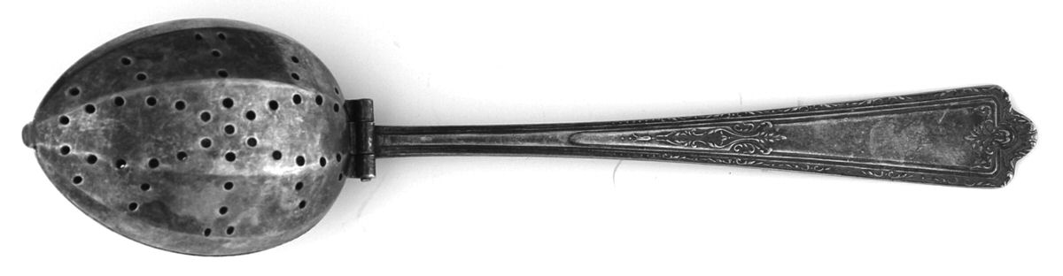 Kingston (Silverplate, 1929) Solid Individual Tea Ball Spoon by Oneida Silver-1