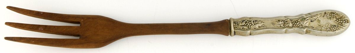 La Concorde (Silverplate, 1910) Salad Serving Fork with Wooden Prongs by Oneida Silver-1