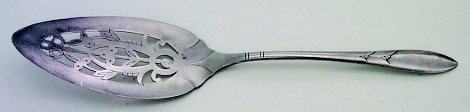 Lady Hamilton (Silverplate, 1932) Solid Pierced Pie Server by Oneida Silver-1