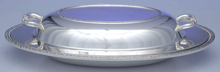 Lakewood (Silverplate, Hollowware) 12" Oval Double Vegetable by Oneida Silver-1