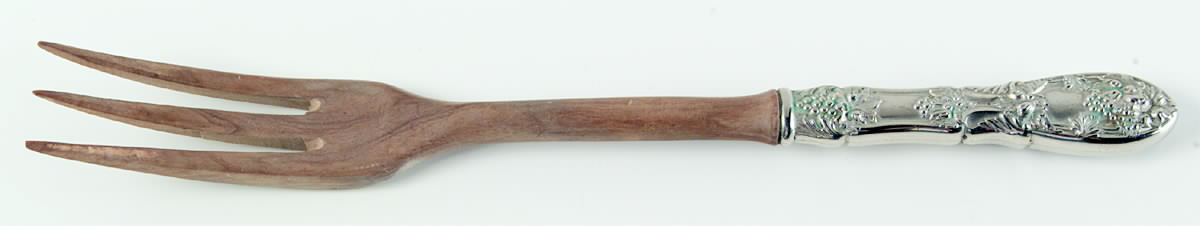 La Vigne (Silverplate, 1908) Salad Serving Fork with Wooden Prongs by Oneida Silver-1