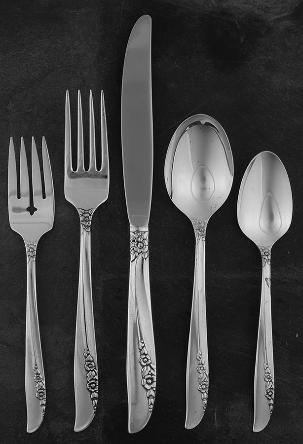 Lilac Time (Silverplate, 1957) 5 Piece Place Setting by Oneida Silver-1