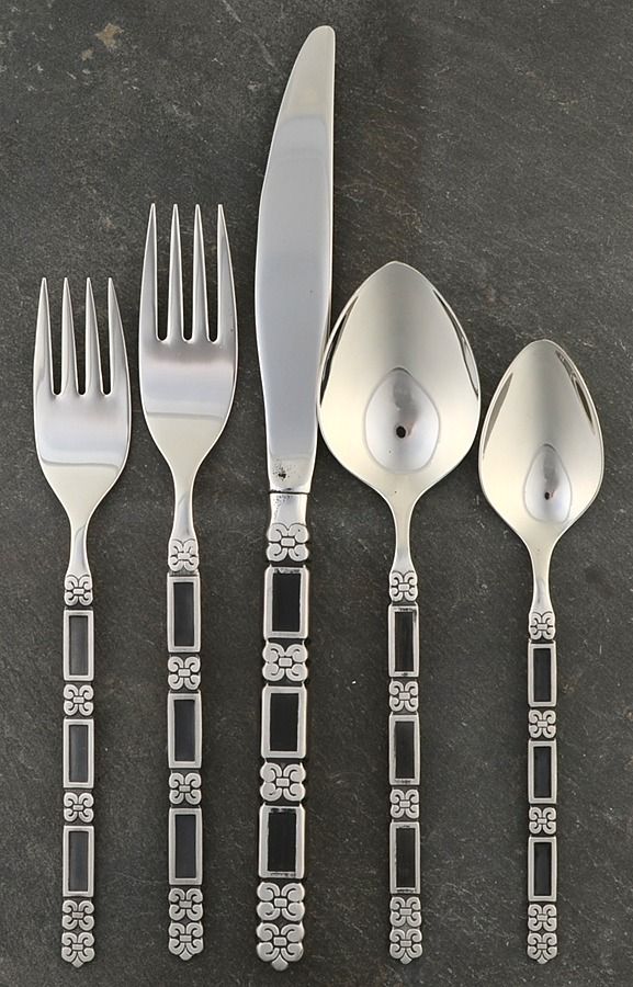Madrid-Black Accent (Stainless) 5 Piece Place Setting by Oneida Silver-1