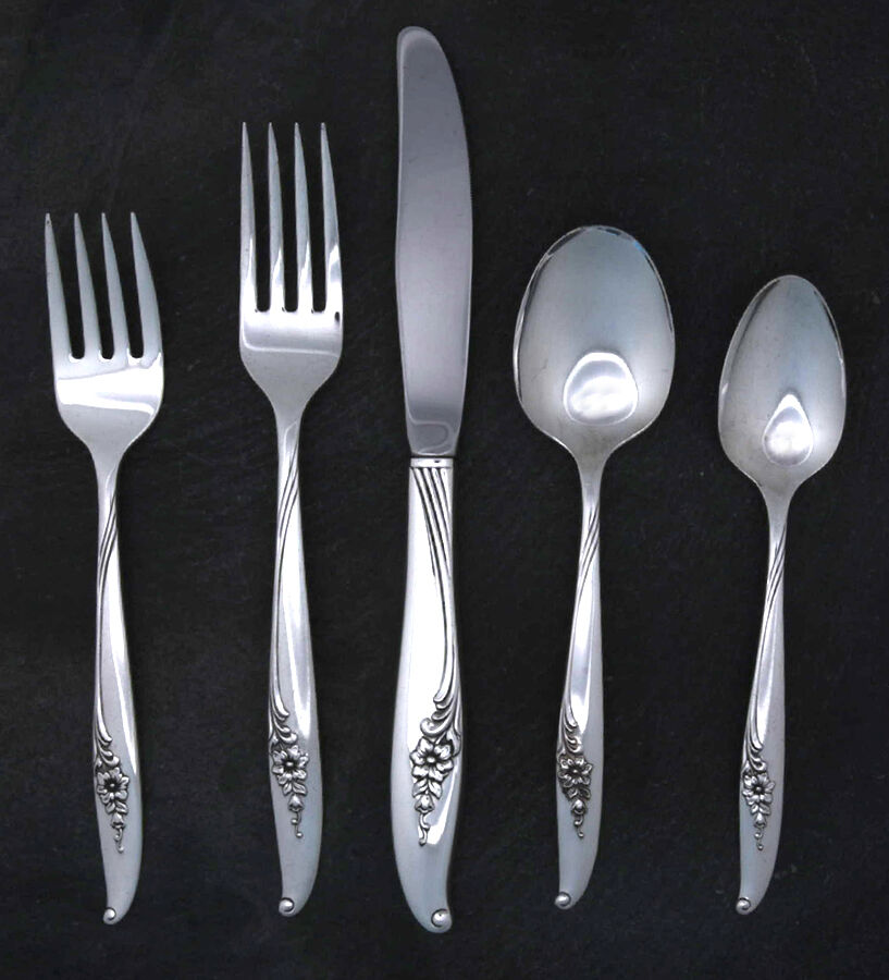 Magic Moment (Silverplate, 1958) 5 Piece Place Setting by Oneida Silver-1