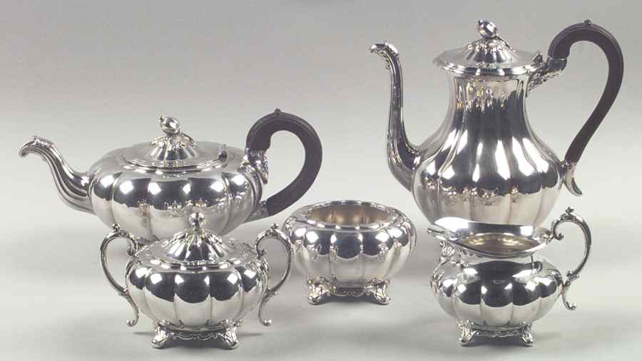 Melon-Plain (Silverplate, Hollowware) Tea Set-5pc W/Wood Hdl & Waste by Oneida Silver-1